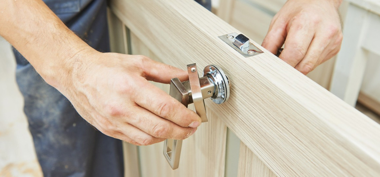interior door repair West Lealman